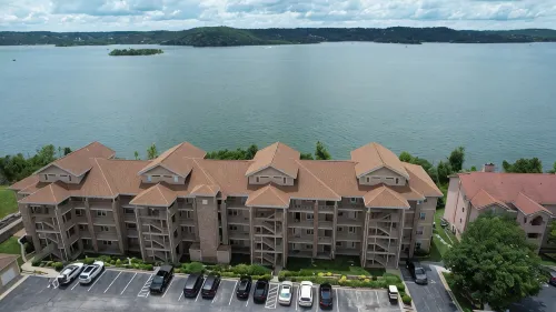 Simply Irresistible III Right on the Lake and Close to All the Action!! - Boutique