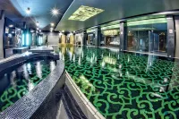 Hotel Krasicki - С бассейном