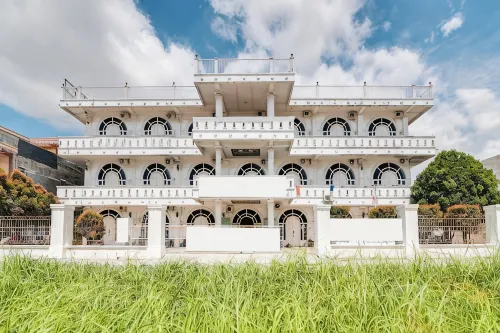Gedung Putih Syariah - 2-Star