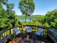 FORD'S CREEK CABIN: Secluded Lakefront Rock Cabin in the Woods-Big Lake View - Chalets