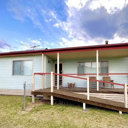 'Avalon' - Small group or family getaway