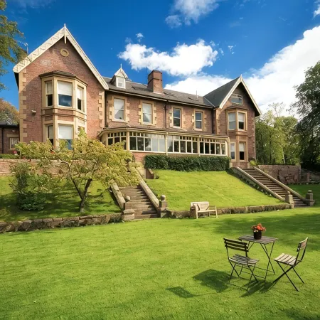 Eslington Manor