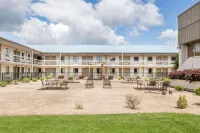 Super 8 by Wyndham Monteagle TN - Pet friendly
