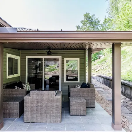 3Br Remodeled Ranch Style Home Close Downtown.  Quiet and Peaceful