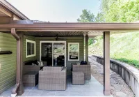 3Br Remodeled Ranch Style Home Close Downtown.  Quiet and Peaceful - Boutique