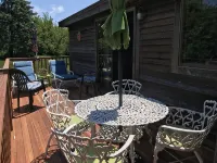 Charming 2 Bedroom Rental Pond Village Area Available  June 8-17 - Wifi