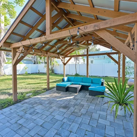 Remodeled home in Historic neighborhood. 20 min.~ AMI/ 5 min ~downtown Bradenton