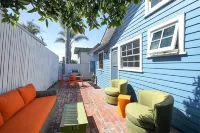 Inn Through the Orange Door - Laguna Village cottage - boutique