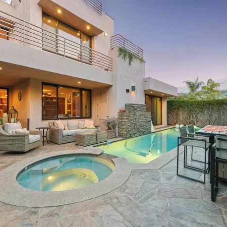 Sunset Beach House in Heart of La Jolla Shores