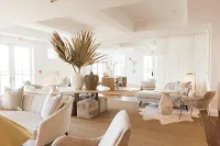 Oyster Bay Boutique Hotel - parking