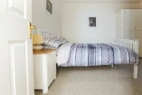 Clyde View Bed & Breakfast - parking