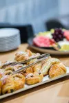 Holiday Inn MILTON KEYNES - CENTRAL by IHG - breakfast