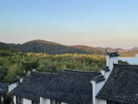 July Hidden Mountain, Sea and Lake Panoramic Resort Villa (Haiyan Nanbei Lake Scenic Area)