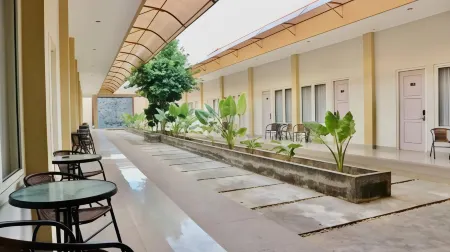 El Malik Hotel Sumenep Отели в г. Sumenep Regency