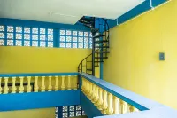 RedDoorz Near H. Hasan Aroeboesman Airport Hotels in Ende