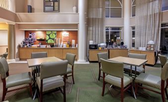 La Quinta Inn & Suites by Wyndham Dallas DFW Airport North