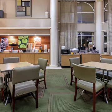 La Quinta Inn & Suites by Wyndham Dallas DFW Airport North