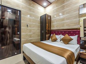 Hotel Plaza- Near Byculla Railway Station