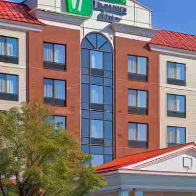 Holiday Inn Express & Suites Albany Airport Area - Latham Hotel Exterior