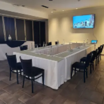 賽琳娜酒店加套房