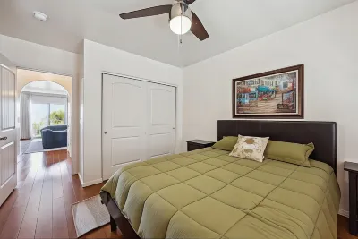 Charming Retreat on West Quince Street 2 Bedroom Condo by RedAwning
