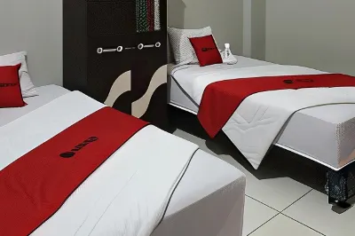 RedDoorz @ Hotel Yaki Mamuju Отели в г. 