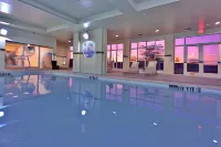 Holiday Inn & Suites BAKERSFIELD by IHG - piscina