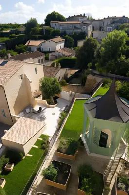 Hôtel de Pavie فنادق في Saint-Laurent-des-Combes