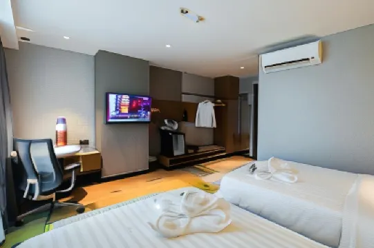 King Park Hotel Kota Kinabalu Hotels near Handicraft Market