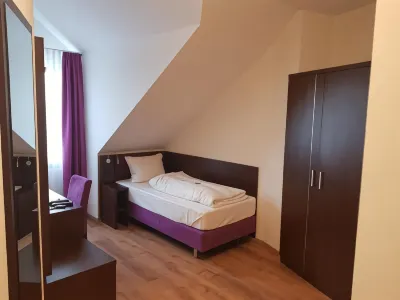 Ates Hotel Lampertheim Hotels in Worms
