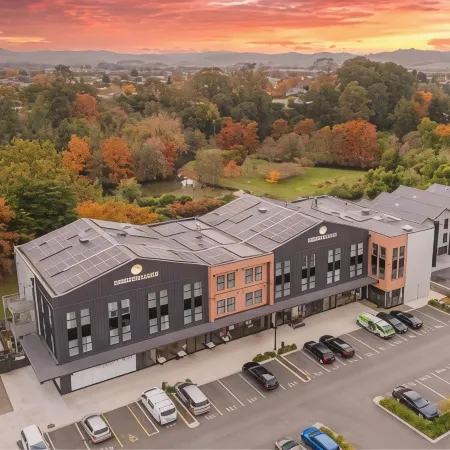 Hidden Lake Hotel & Apartments