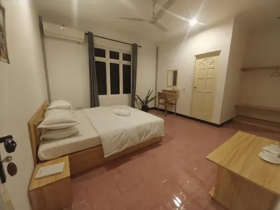 Clove Beach Hotels in Herathera