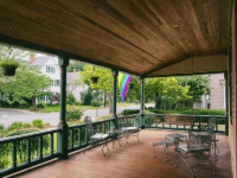 Hummingbird Inn Hotels in Easton