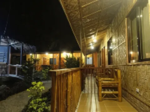 ニュー ビレッジ ロッジ オスロブのホテル