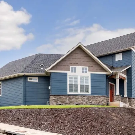 Beautiful Custom Home Centrally Located Near The University of Oregon