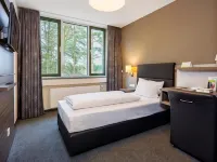 GenoHotel Forsbach Hotels near Rath-Heumar Station