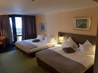 Hotel am Park - parkir