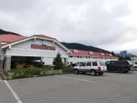 The Summit Inn