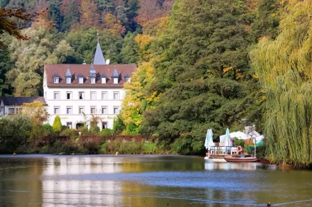 Hotel Pfälzer Wald Отели в г. Госсерсвайлер-Штайн