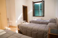 Oh! Outdoor Hostel Hotels in Cingoli