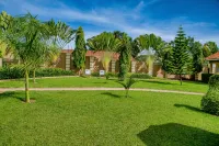 Lakepoint Villa Hotel a 