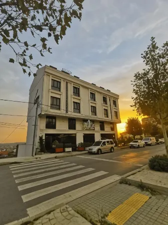 Shelton Airport Hotel