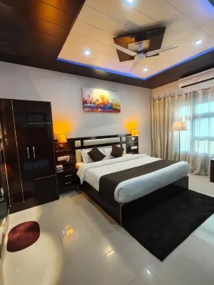 The Rai’S Palace - Hotel and Banquet Hotels in Bharkundl