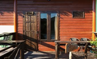 PP Red Tuna Hut
