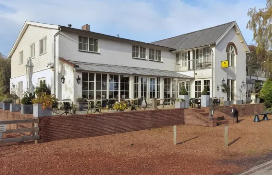 布拉班特比斯博什酒店