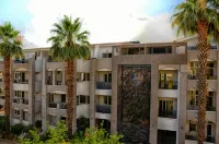 Two Seas Hotel