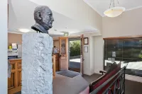 The Menzies Ballarat Hotels in Ballarat East