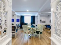 Suite Home Pinares Hotels near Magdalena Palace