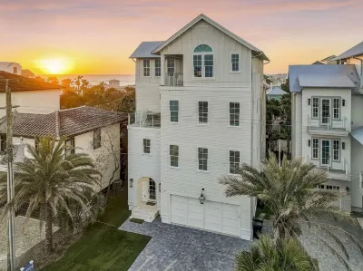 Gulf Views & Private Pool Close to Seaside - 7Br 7,5BTH Home