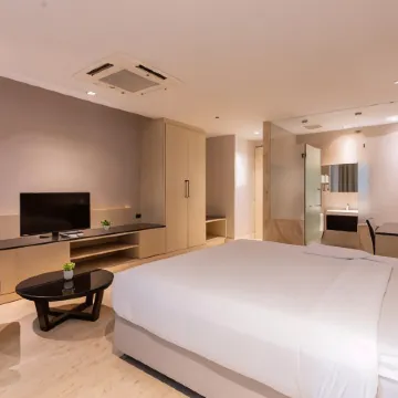 Sukhothai Residence Ruam Ruedi Отели рядом с достопримечательностью «Станция надземного метро Phloen Chit»